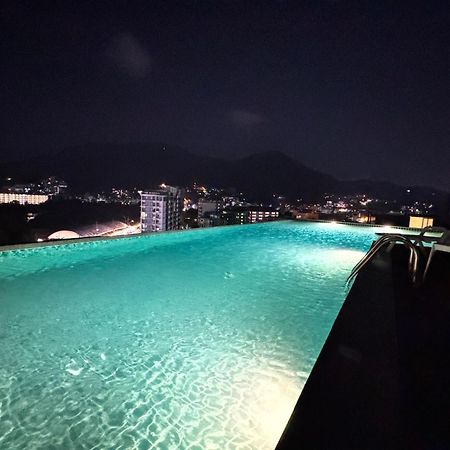 Zephyr Grand Hotel Patong Exteriér fotografie